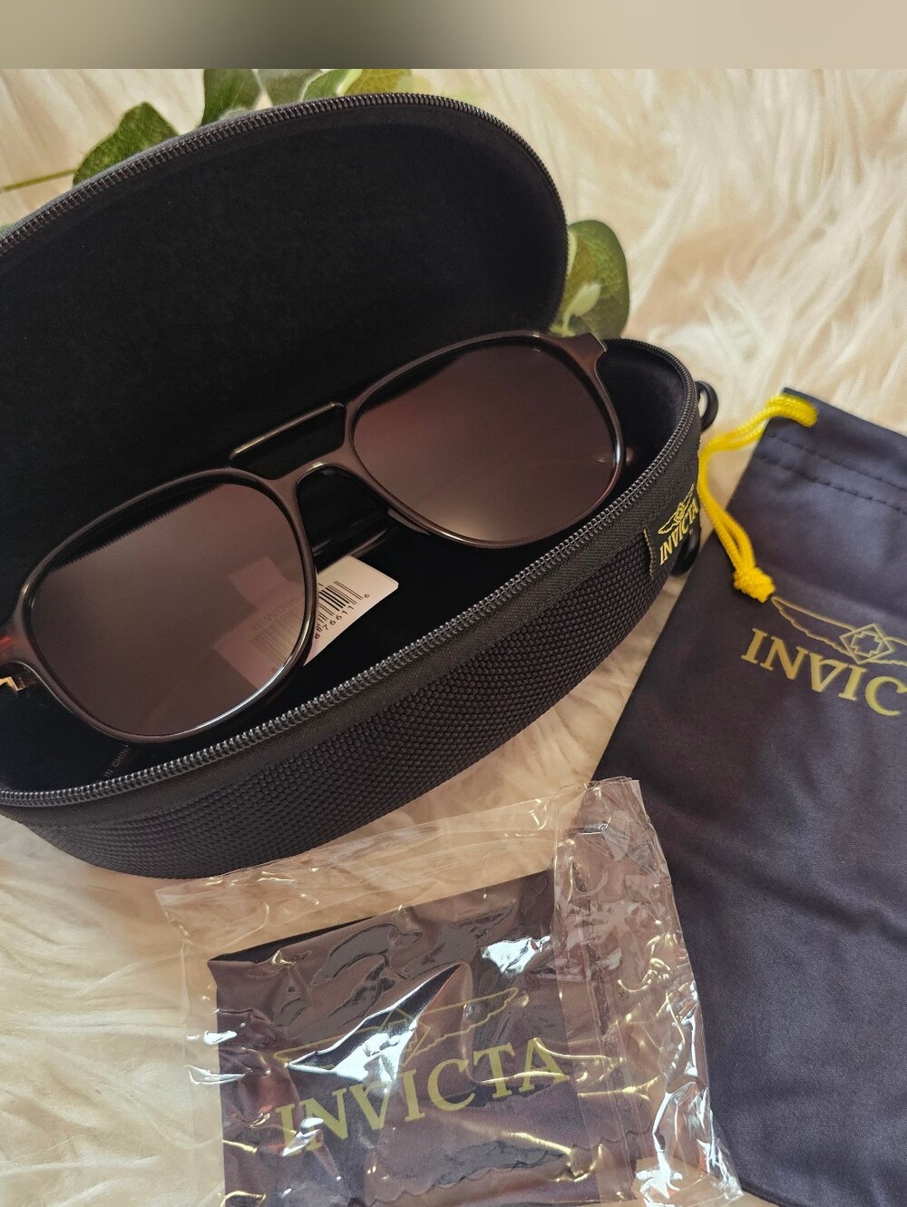 Invicta Sunglasses Full Inclusion